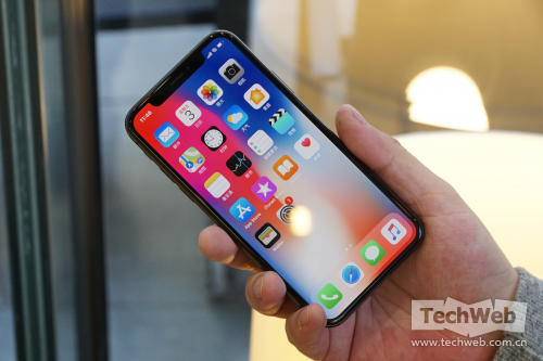 iPhone X